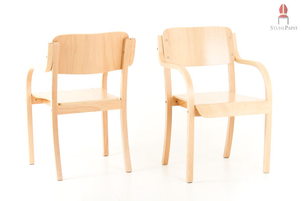 Stapelbare Armlehnstühle aus Holz